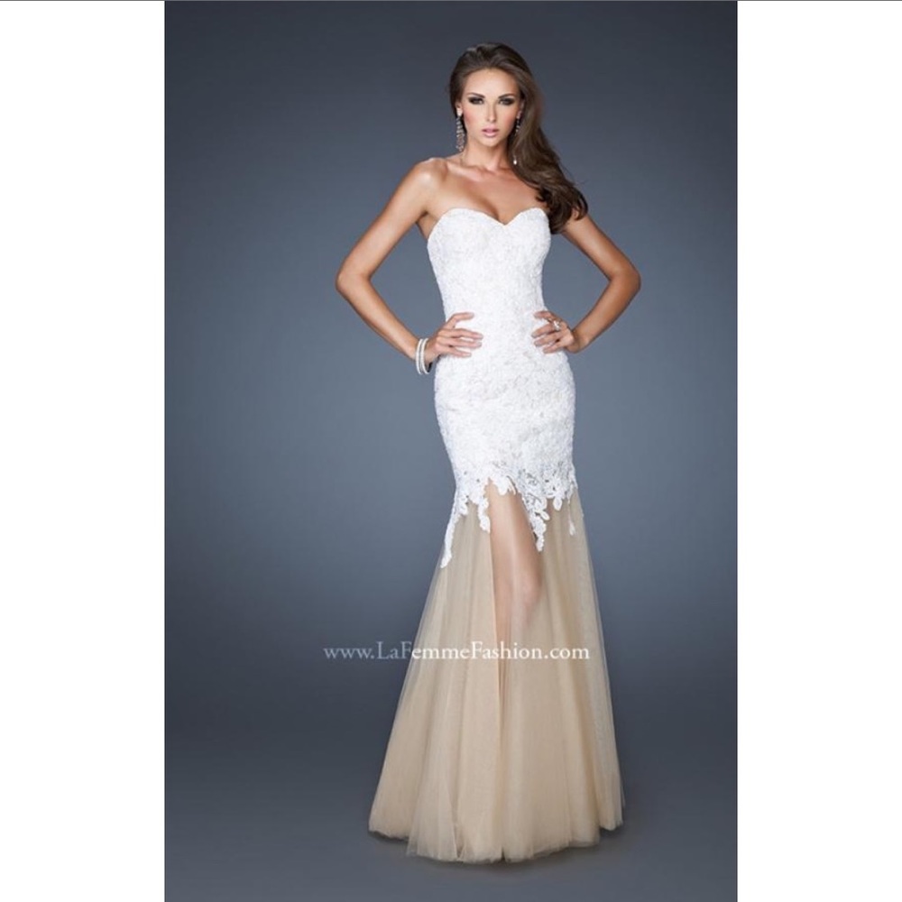 NWOT La Femme Prom Wedding Bridal Engagement Photoshoot Mermaid Lace Gown Dress